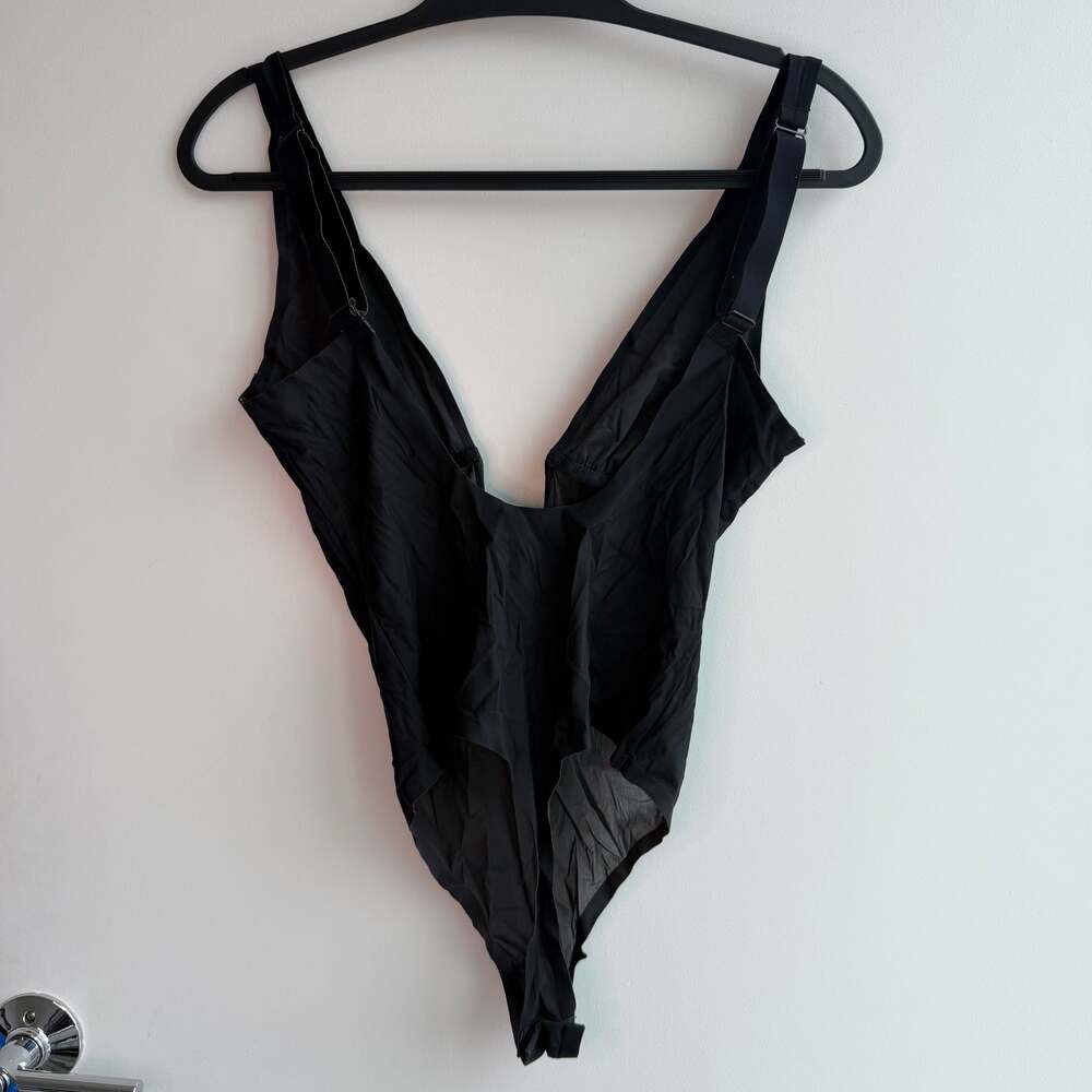 SKIMS Plunge Neck Bodysuit Black Size M - Picture 2 of 3